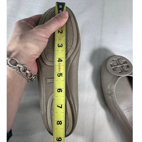 Tory Burch Women’s sz 5.5 Minnie Travel Ballet Flat French Gray Neutral Leather - Picture 10 of 12